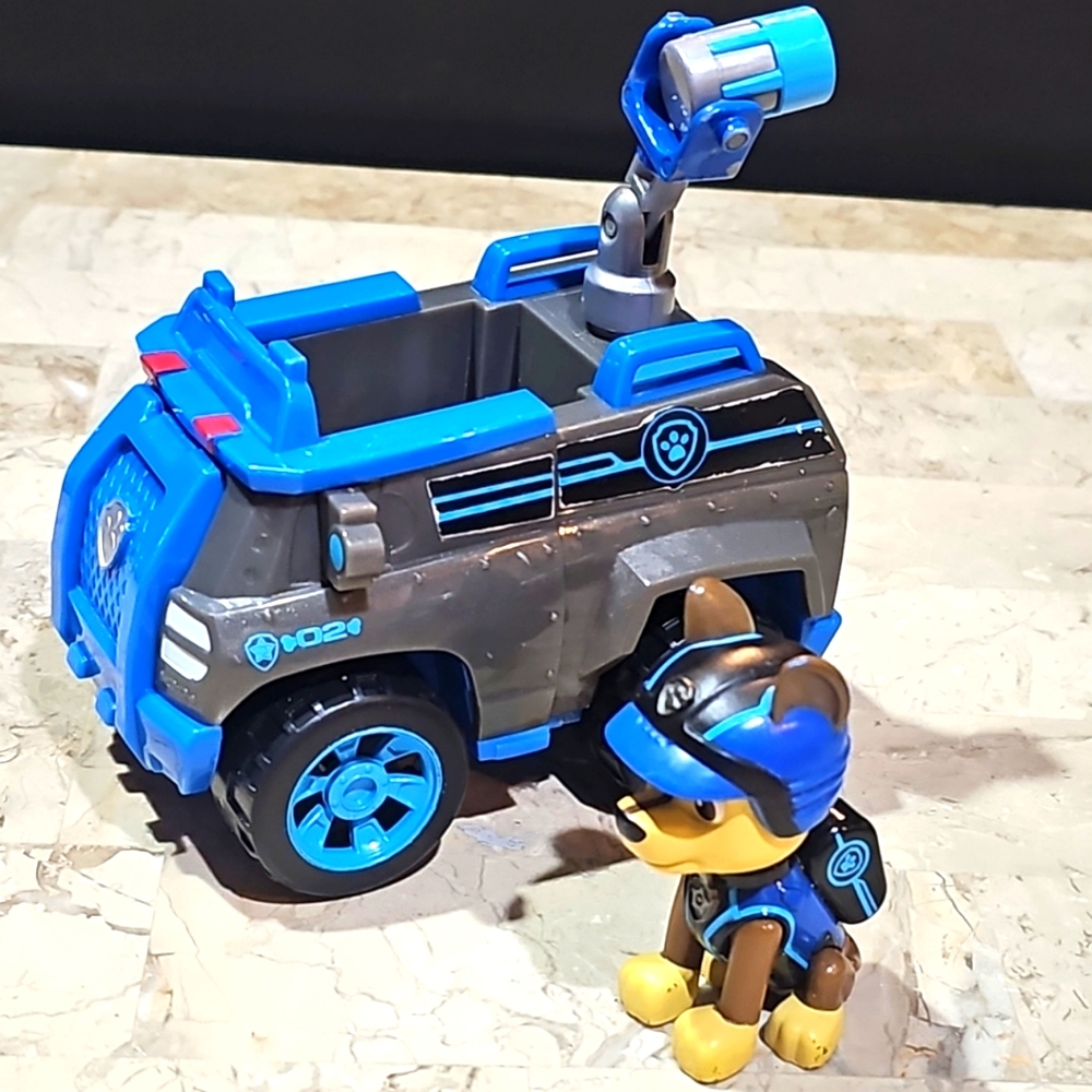 Paw Patrol Basic Vehicle Chase Set.